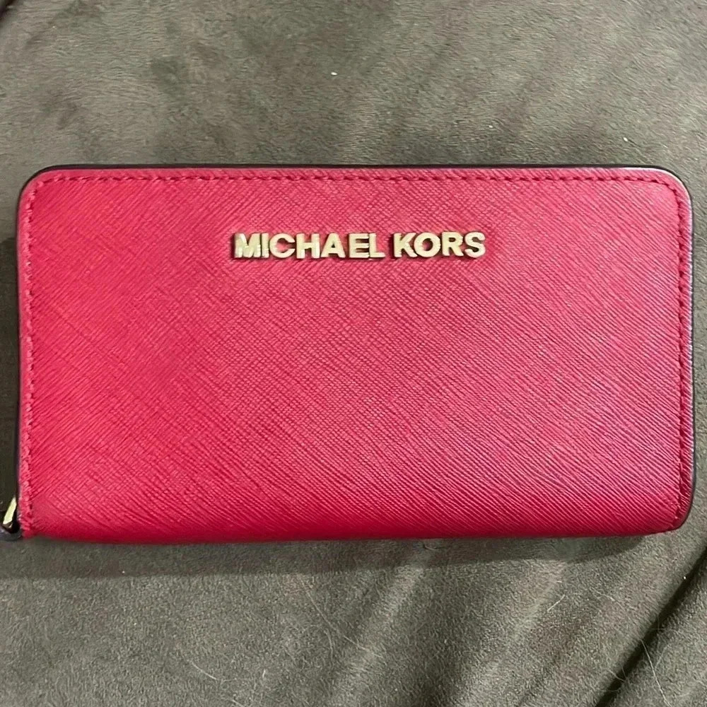 Michael Kors credit card holder